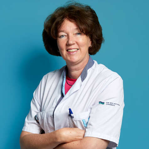 Mevrouw P.M. van Veen