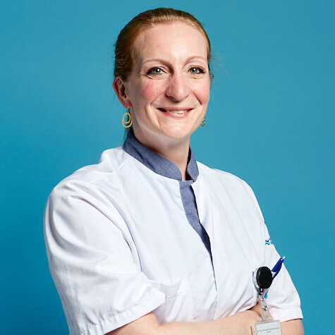Mevrouw L.  van Dam