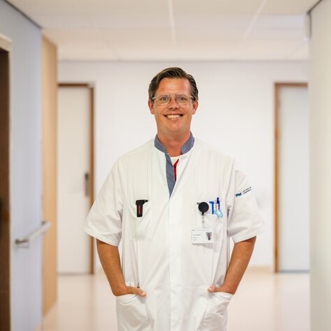 De heer dr. R. Beukers